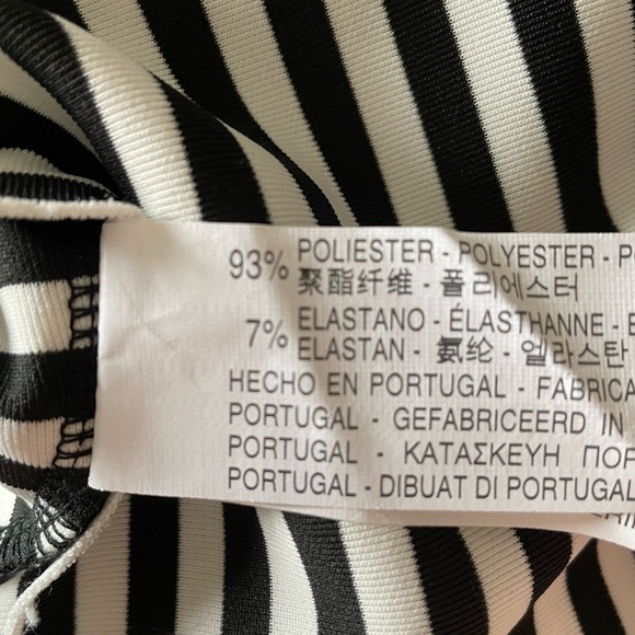 🆕 ZARA’S Crop V-Neck Top - Picture 4 of 4